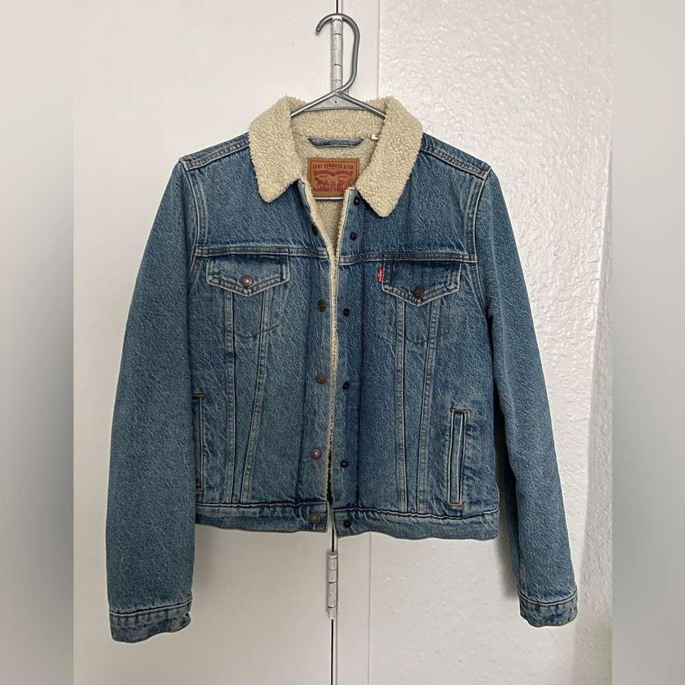 Levi's Classic Denim Jacket with Sherpa
